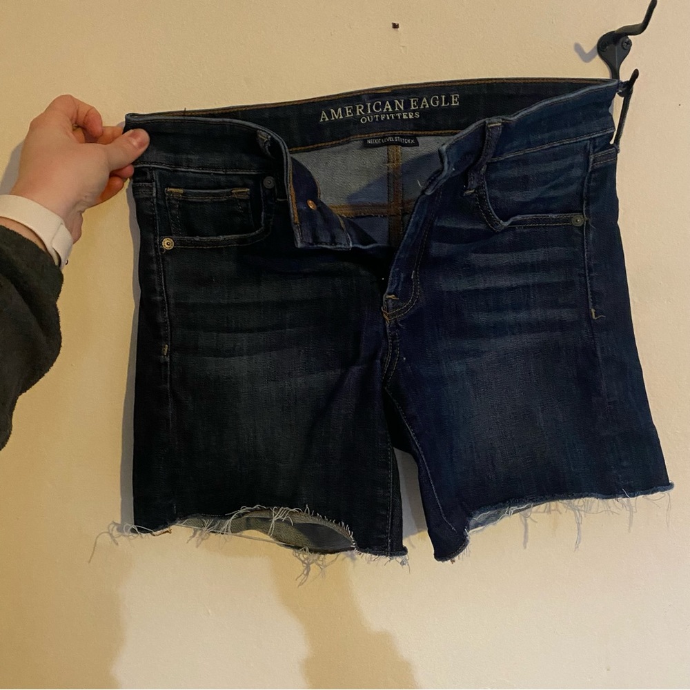 American Eagle Midi shorts